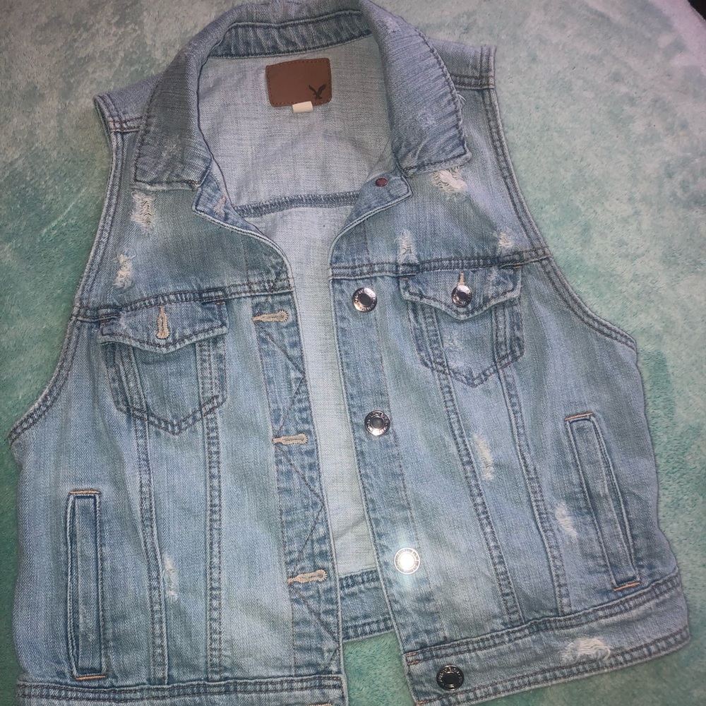 American Eagle sleeveless jean jacket size Large